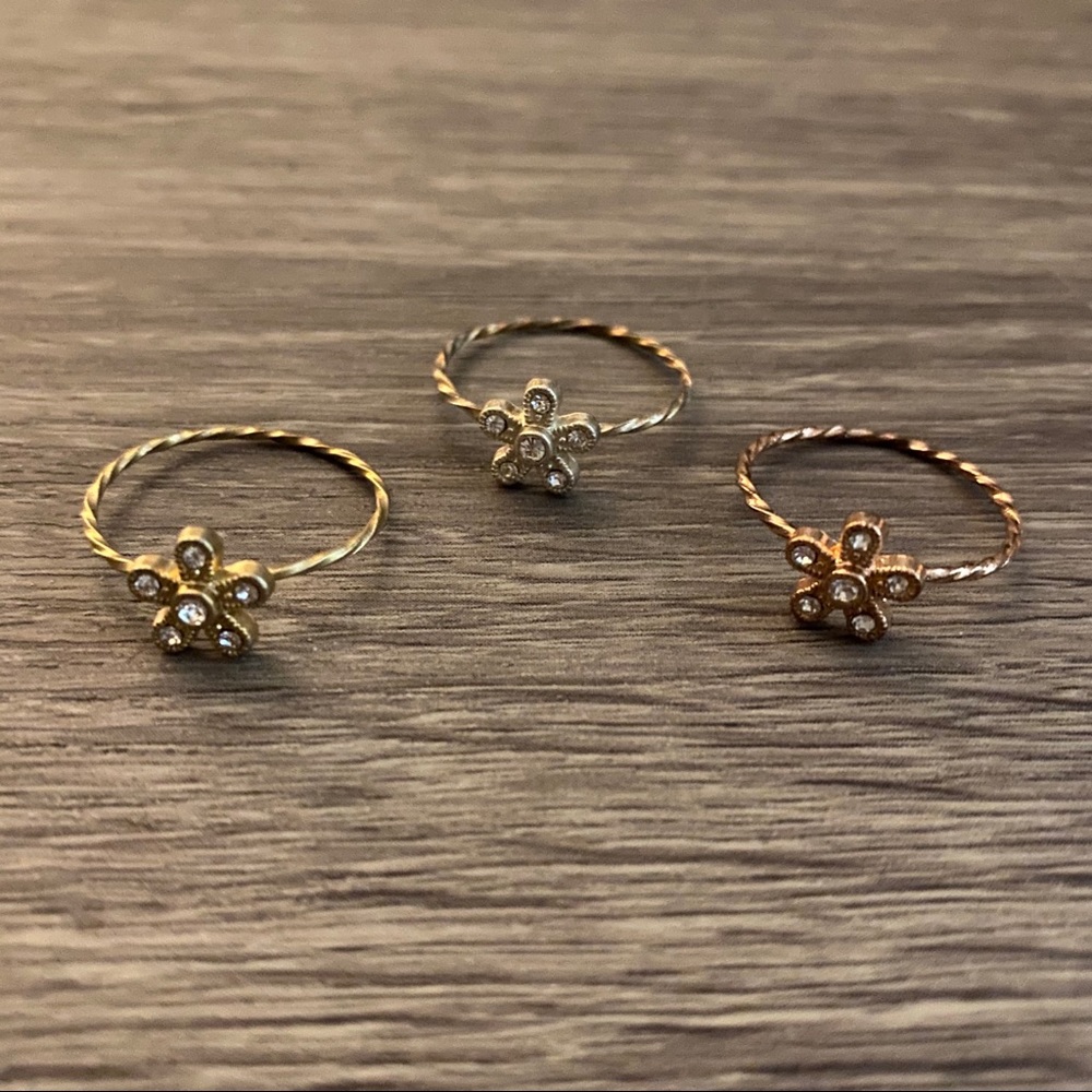 American Eagle 3 Piece Dainty Flower Silver Gold Rose Gold Stackable Ring